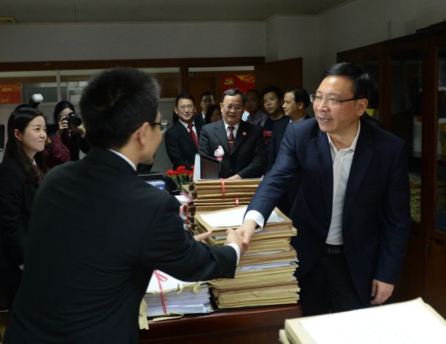 3.21市委书记、市人大常委会主任陈如桂一行到我院调研735.jpg