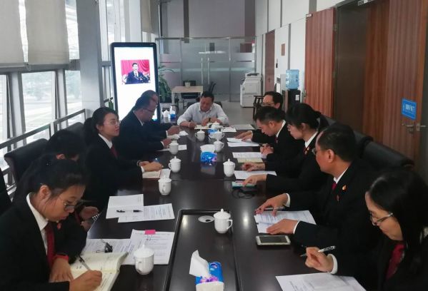 1、潘墀同志参加我院第六党支部全体党员会议 共同学习贯彻党的十九大精神.jpg