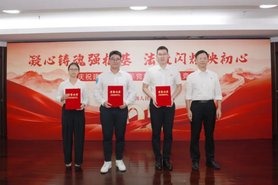 0722燃!这场党的理论知识竞赛,干警们“火力全开”(1)686.png